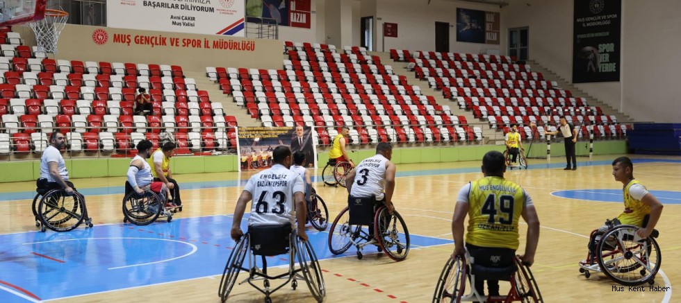 Muş Bedensel Engelliler Basketbol Takımı Farklı Kazandı: 71-31