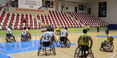 Muş Bedensel Engelliler Basketbol Takımı Farklı Kazandı: 71-31