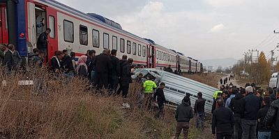 Muş’ta Tren Kamyonete Çarptı: 1 Kişi Hayatını Kaybetti, 1 Yaralı