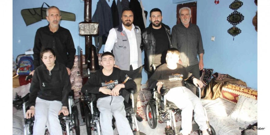 1.500 Kilometrelik Umut Yolculuğu: 3 Kardeşe Akülü Araç Desteği