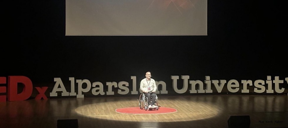 Ayakta Durmak, Yürümek Değildir, Muşlu Eğitimci Serdal Arslan TEDx Sahnesinde İlham Verdi