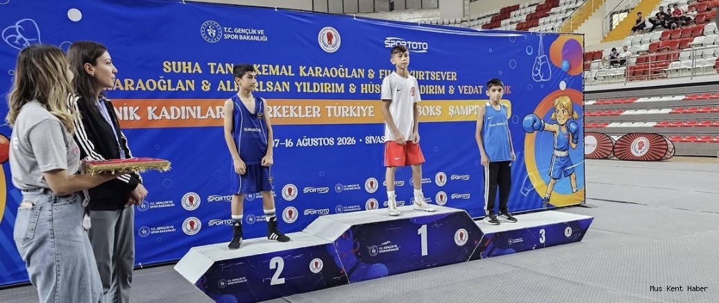 Boks’ta Azad Ali Yaşar Türkiye Üçüncüsü Oldu