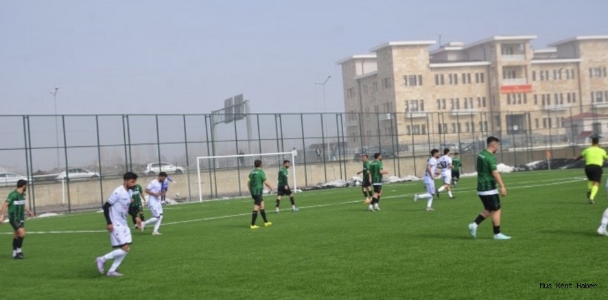 Bulanık Kopspor evinde kazandı