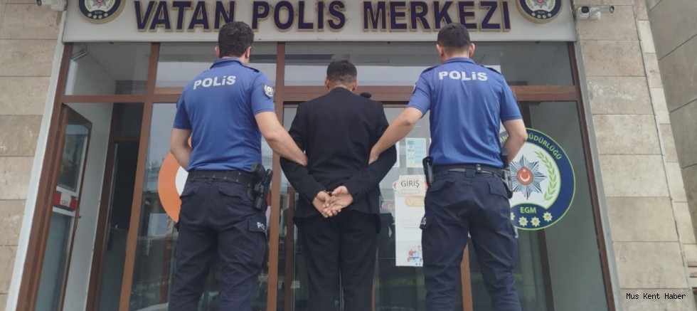 Bulanık’ta Aranan Şahıs Uyuşturucu Suçundan Yakalandı