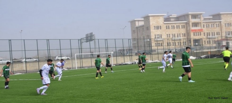 Bulanık Kopspor evinde kazandı