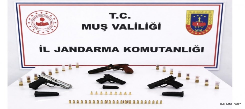 Bulanık’ta Arama Faaliyeti : 3 Tabanca ve Ruhsatsız Tüfek Ele Geçirildi