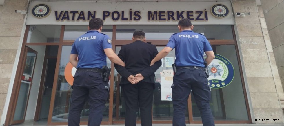 Bulanık’ta Aranan Şahıs Uyuşturucu Suçundan Yakalandı