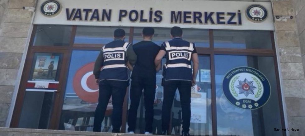     Dolandırıcılık Suçundan Aranan Şahıs Bulanık’ta Yakalandı