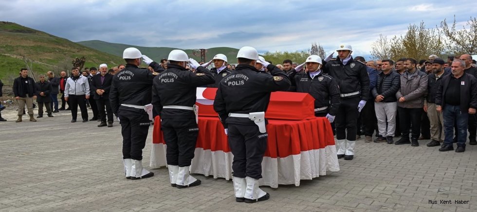 Emekli Polis Memuru Ebu Müslüm Dede Son Yolculuğuna Uğurlandı