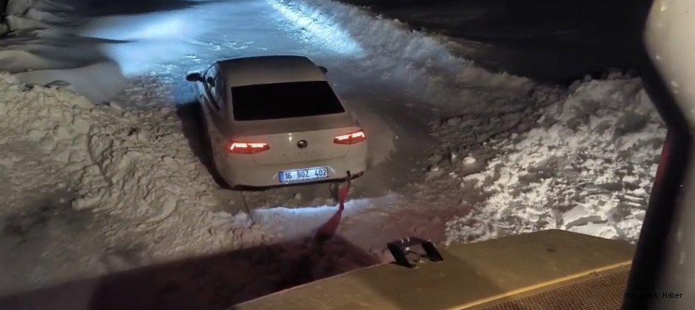 Fırtınada Mahsur Kalan Aile Kurtarıldı