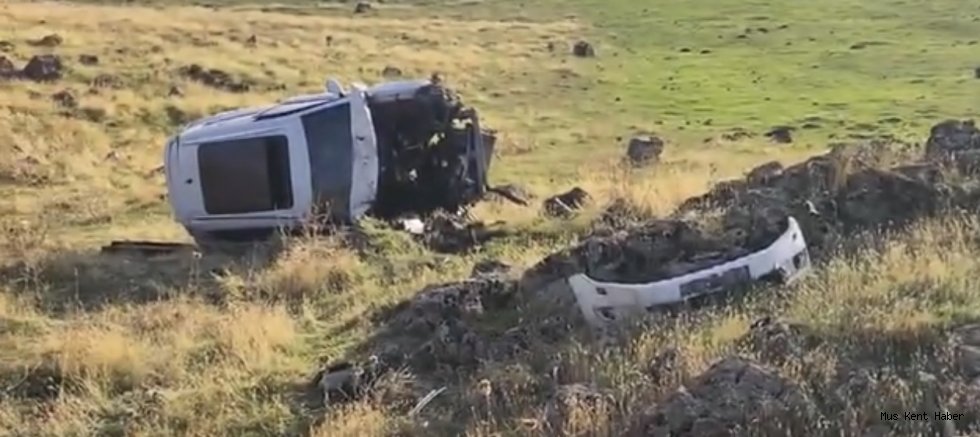Malazgirt-Ahlat Karayolunda Korkutan Kaza: 2 Yaralı