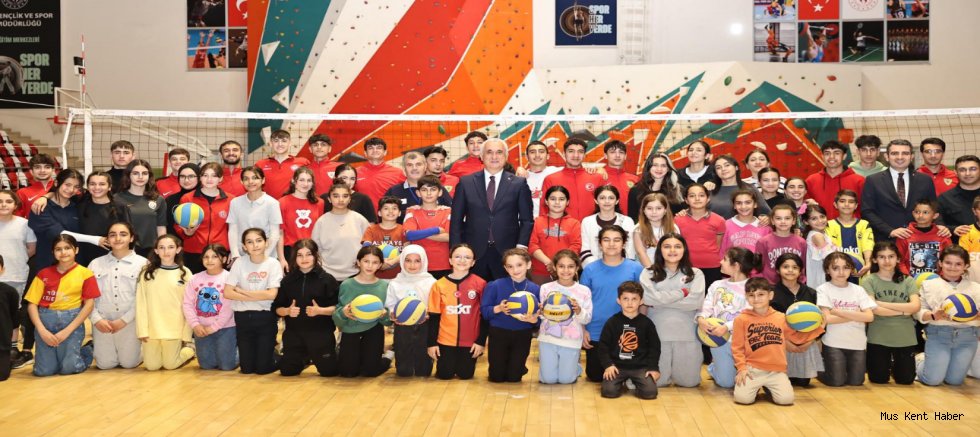 Muş Lalezar Spor Küçük Takımı Türkiye Finalleri İçin İzmir Yolcusu