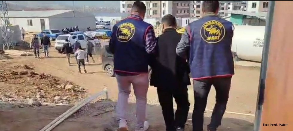 Muş’ta aranan hükümlü inşaatta yakalandı