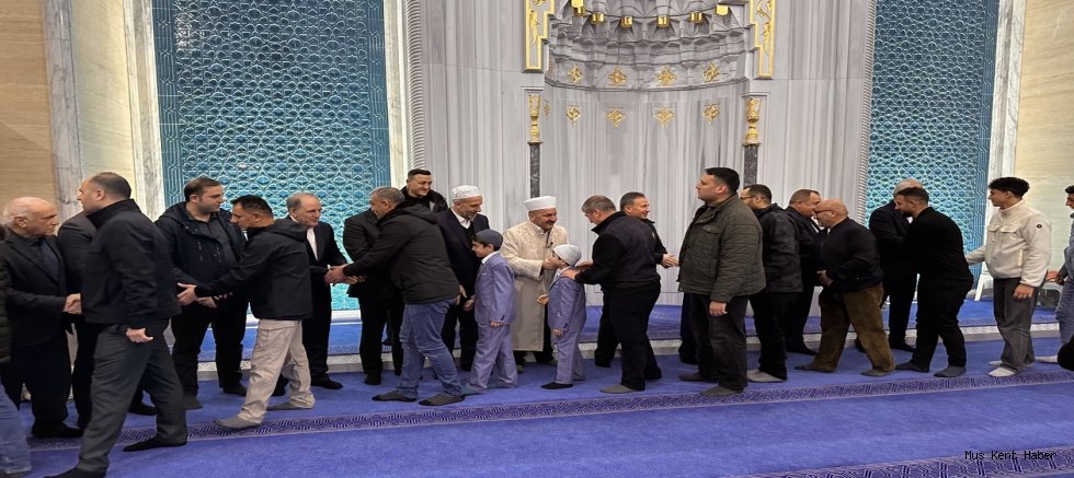 Muş’ta Bayram Namazında Büyük Coşku