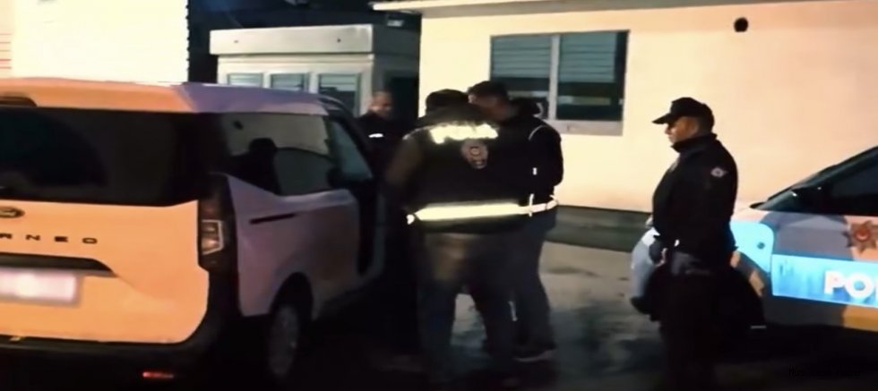 MUŞ’TA GÖÇMEN KAÇAKÇILIĞINA GEÇİT YOK: 2 TUTUKLAMA