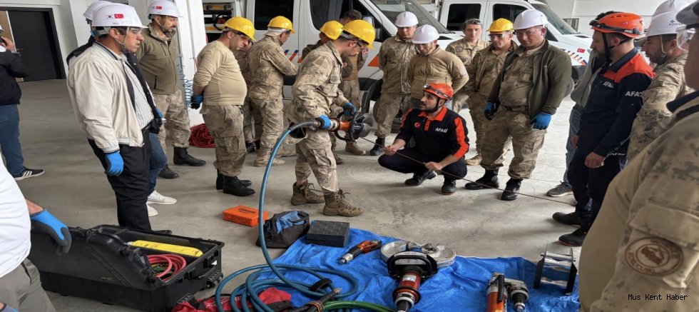 Muş’ta Güvenlik Korucularına AFAD’dan Arama Kurtarma Eğitimi