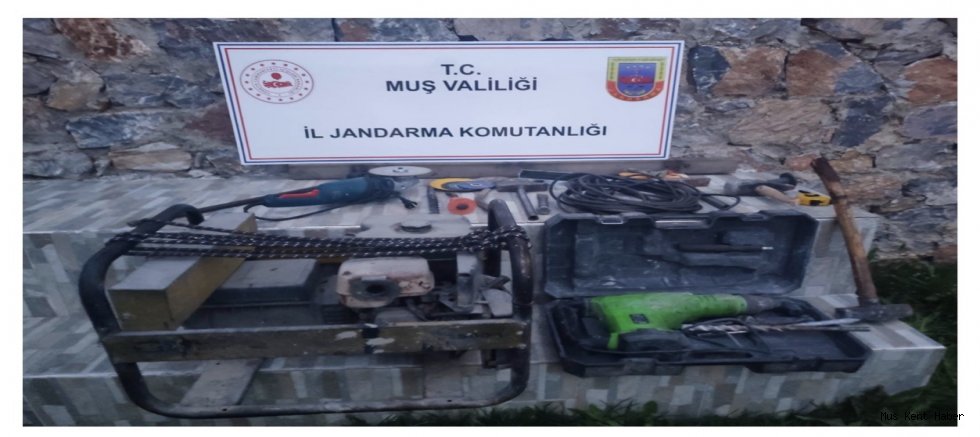Muş’ta Kaçak Kazı Operasyonu: 3 Şüpheli Gözaltına Alındı