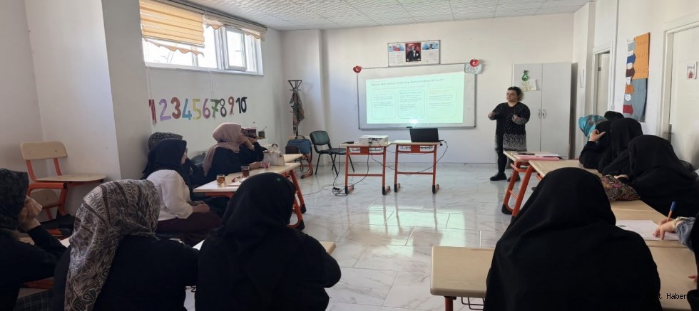 Muş’ta Kadınlara Uyuşturucu ile Mücadele ve Erken Farkındalık Semineri