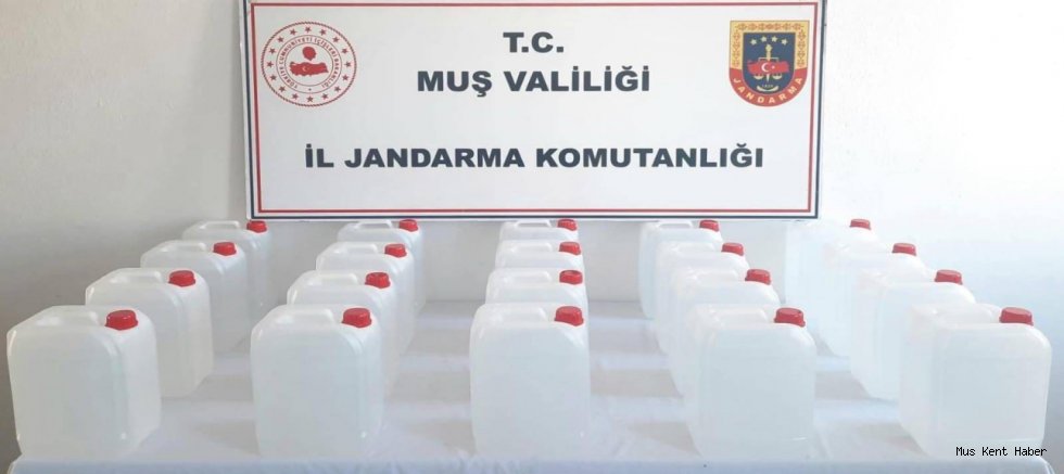 Muş’ta kargo ile 100 litre etil alkol ele geçirildi