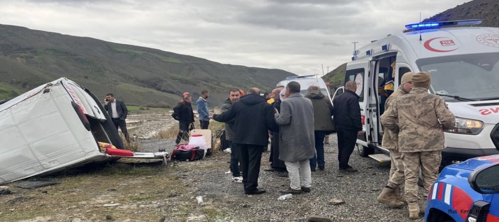 Muş’ta Minibüs Takla Attı: 8 Yaralı