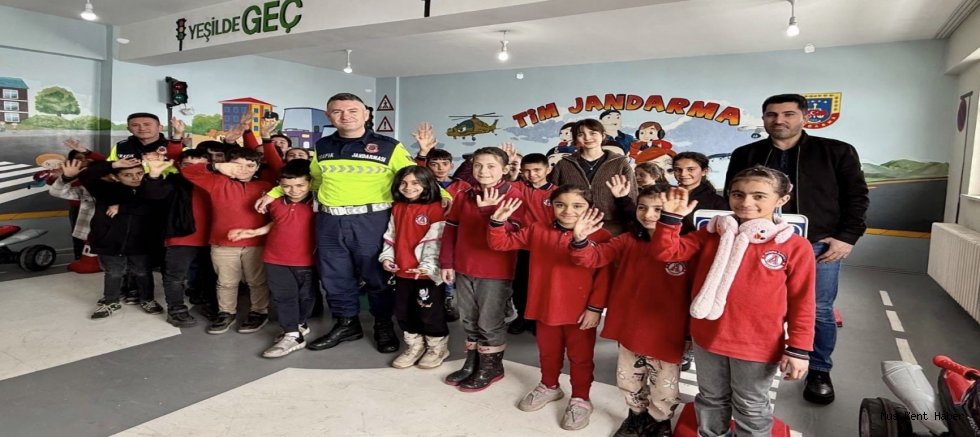 Muş’ta Miniklere Trafik Eğitimi