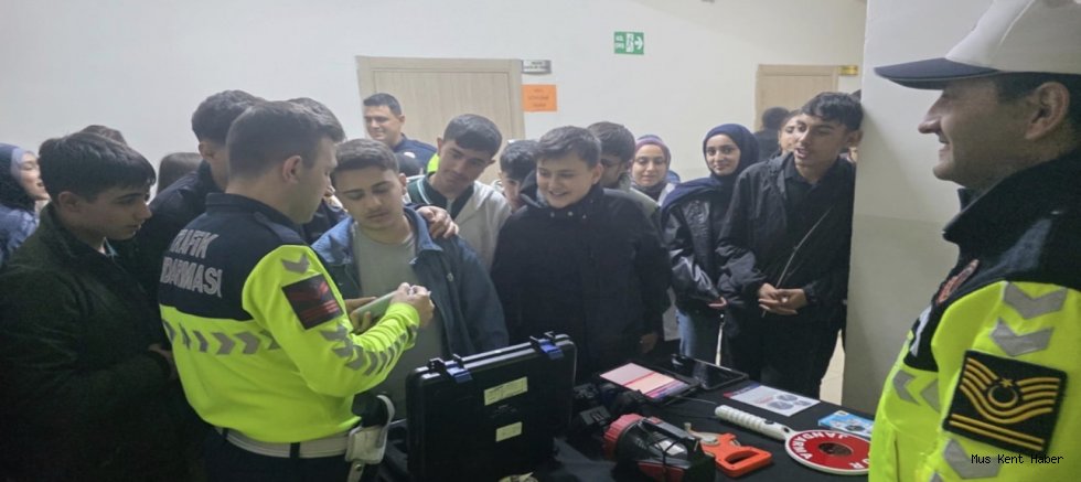 MUŞ’TA ÖĞRENCİLERE UYGULAMALI TRAFİK EĞİTİMİ VERİLDİ