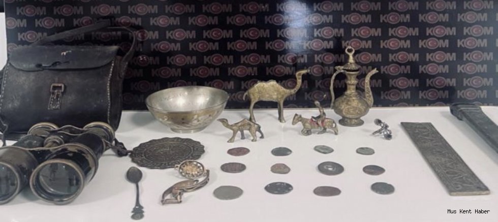 Muş’ta Tarihi Eser Kaçakçılığına Geçit Yok: 25 Parça Ele Geçirildi