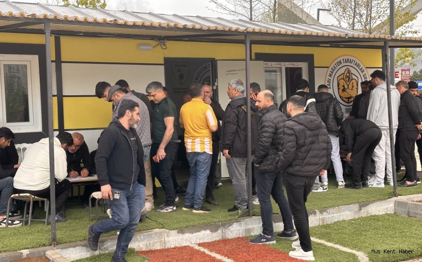 MUŞSPOR TARAFTARI ŞAMPİYONLUK MAÇI İÇİN KUYRUKTA