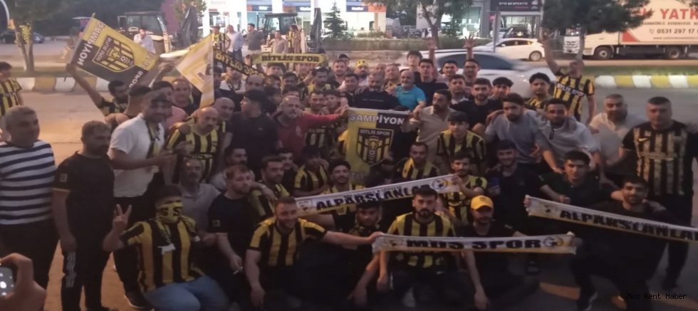 Muşspor Taraftarlarından Bitlisspor’a Şampiyonluk Coşkusu