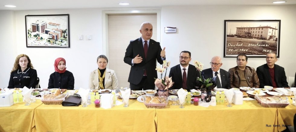 Vali Çakır, Sağlık Çalışanlarıyla İftar Programında Buluştu