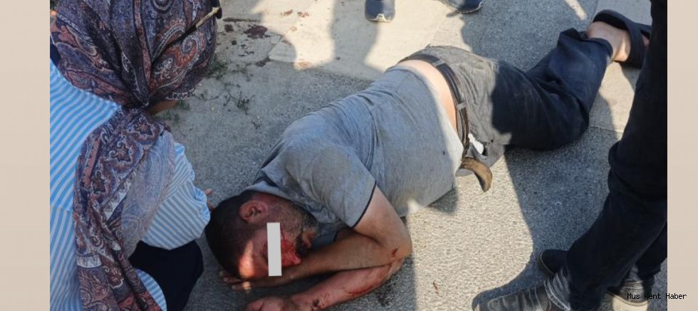 Motosiklet Yayaya Çarptı: Yaralı Hastaneye Kaldırıldı