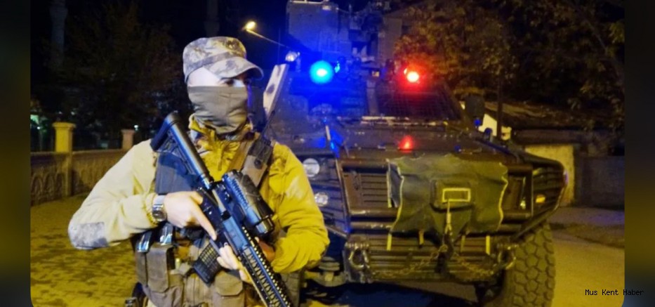 Muş Polisi 1 Haftada Binlerce Sorgu Yaptı, Çok Sayıda Suç Unsuru Ele Geçirdi