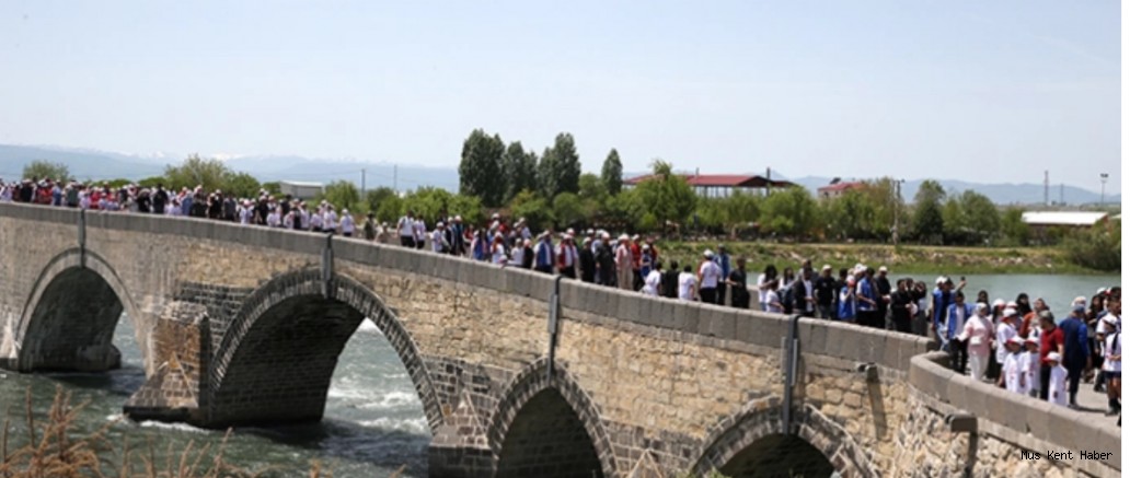 Muş’ta 19 Mayıs Coşkusu: 1500 Gençle Doğa Yürüyüşü ve Şenlik
