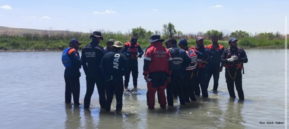 Muş'ta akarsuya düşen 6 yaşındaki çocuk üçüncü günde bulundu