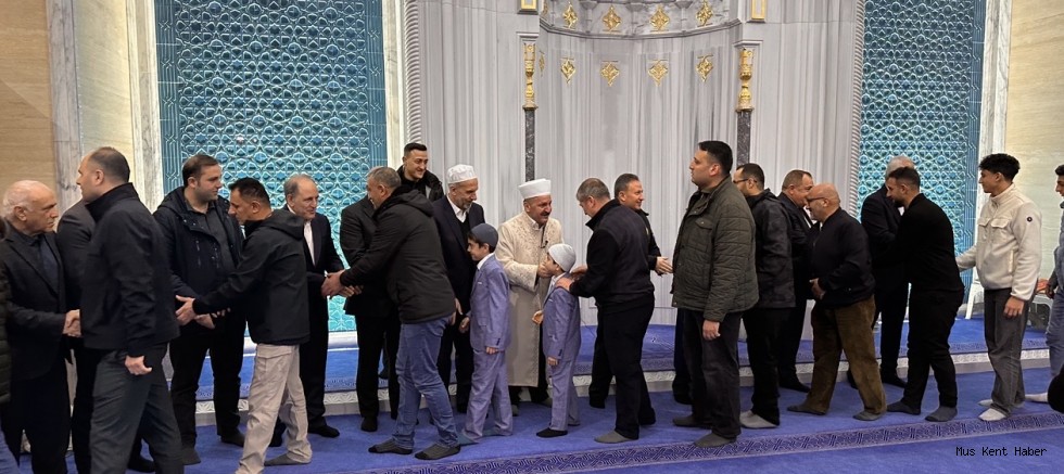 Muş’ta Bayram Namazında Büyük Coşku