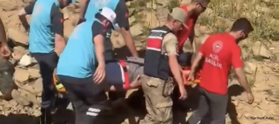 Muş’ta Yamaç Paraşütü Sporcusu Kaza Geçirdi, UMKE ve Jandarma Seferber Oldu