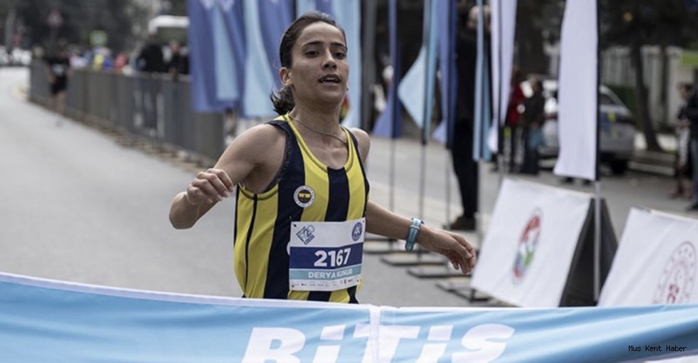 Muşlu Atlet Derya Kunur’dan Büyük Başarı: “1920 Koşusu”nda Zirveye Çıktı