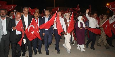 953. yıl dönümünde Türk bayrağı ve meşalelerle fener alayı düzenlendi