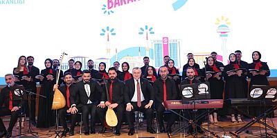 BAKAN BAK’TAN MUŞ TÜRK MÜZİĞİ KOROSUNA ÖVGÜ