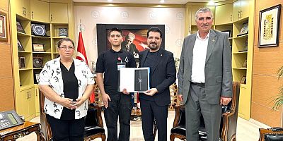 BAŞKAN KOÇ’TAN, SİHA PROJESİ YAPAN ÖĞRENCİYE DESTEK