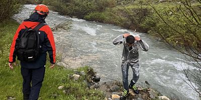 Cevizlidere Köyü’nde Dereye Düşen Kadın İçin Arama Çalışması Sürüyor