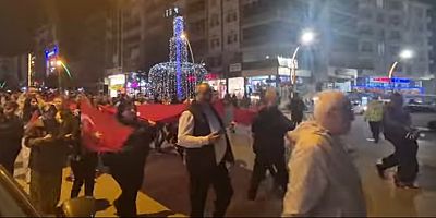 Cumhuriyet Coşkusu Meşalelerle Aydınlandı Muş’ta 102. Yıl Fener Alayı Büyük Bir Katılımla Gerçekleşti