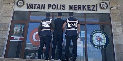     Dolandırıcılık Suçundan Aranan Şahıs Bulanık’ta Yakalandı
