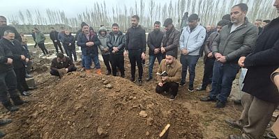 Gazeteci Veysel Eşin Son Yolculuğuna Uğurlandı