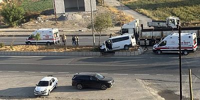 Hasköy’de Tır ile Panelvan Çarpıştı: 3 Yaralı
