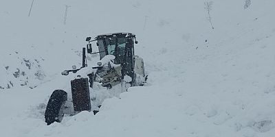 Hasköy Yerkaya’da Yol Açma Çalışması Sırasında Çığ Düştü