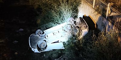 Köprüden uçan otomobilde 2 kişi yaralandı