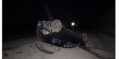 Malazgirt Çevre Yolunda Korkutan Kaza: Araç Takla Atıp Duvara Çarptı