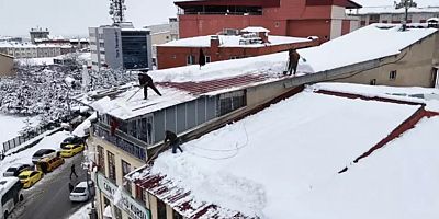 Metrelerce yüksekte ipin ucunda zorlu mesai