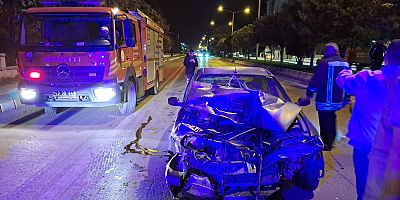 Muş-Bitlis Yolunda Kaza: Otomobil Traktöre Çarptı, Sürücü Yaralandı